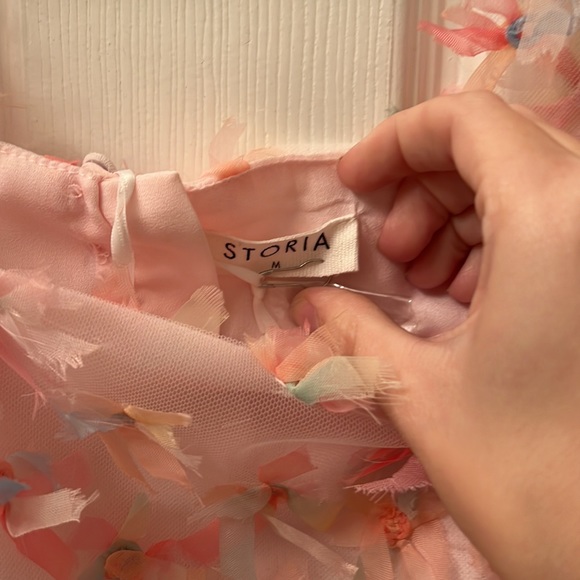 Storia Medium Flower Appliqué Shirt - Picture 3 of 3